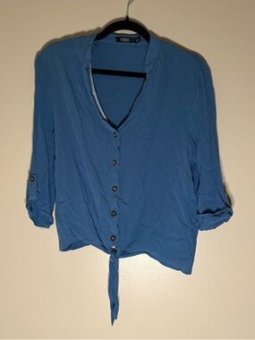 CURE Women’s Blue short-sleeve blouse with tie size L